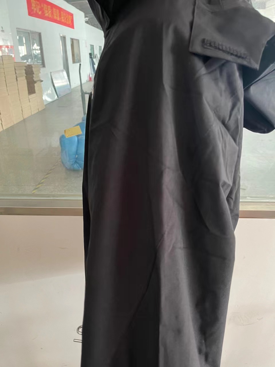 招商置业黑色冲锋衣(图3)